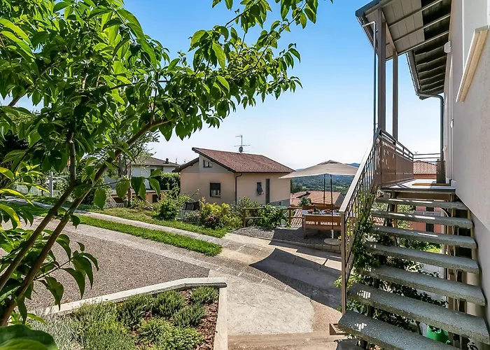 Casa Tramonti - Happy Apartament Gemonio